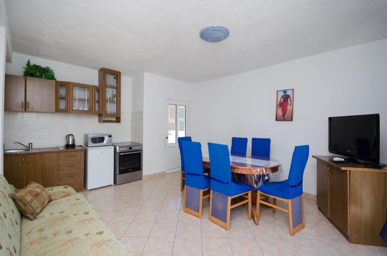 Elvira Apartment