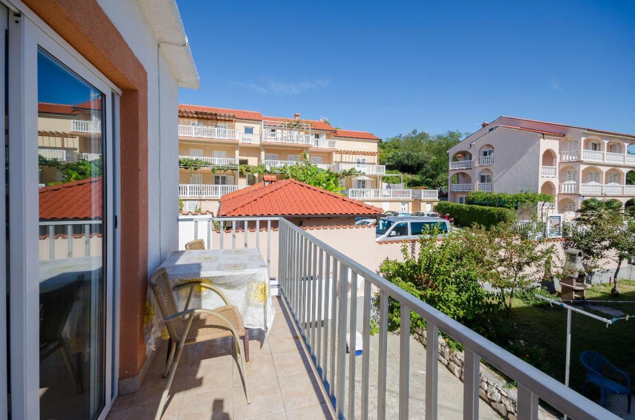 Elvira Apartment Lopar