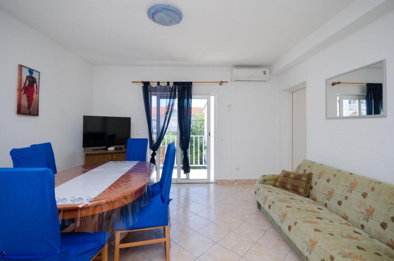 Apartment Elvira *