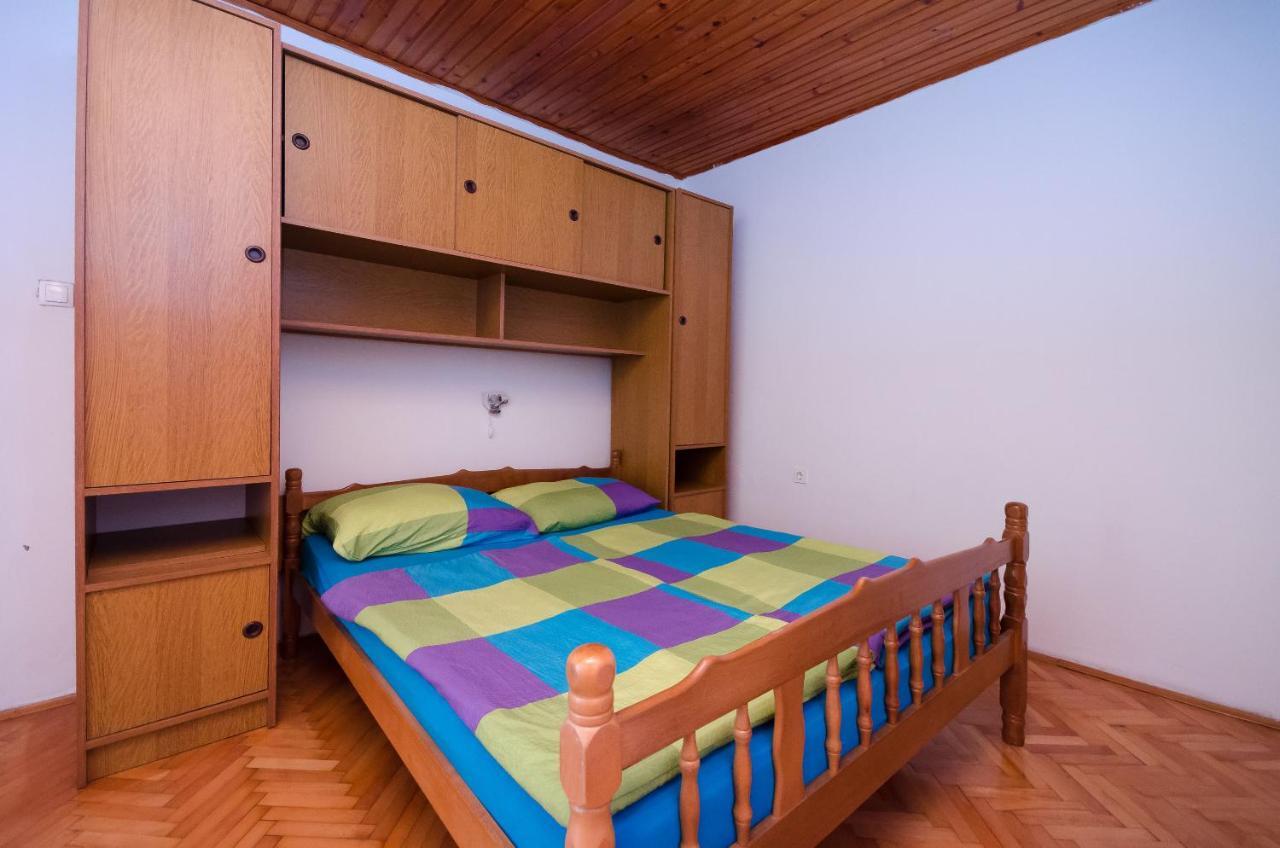 Apartment Elvira Lopar