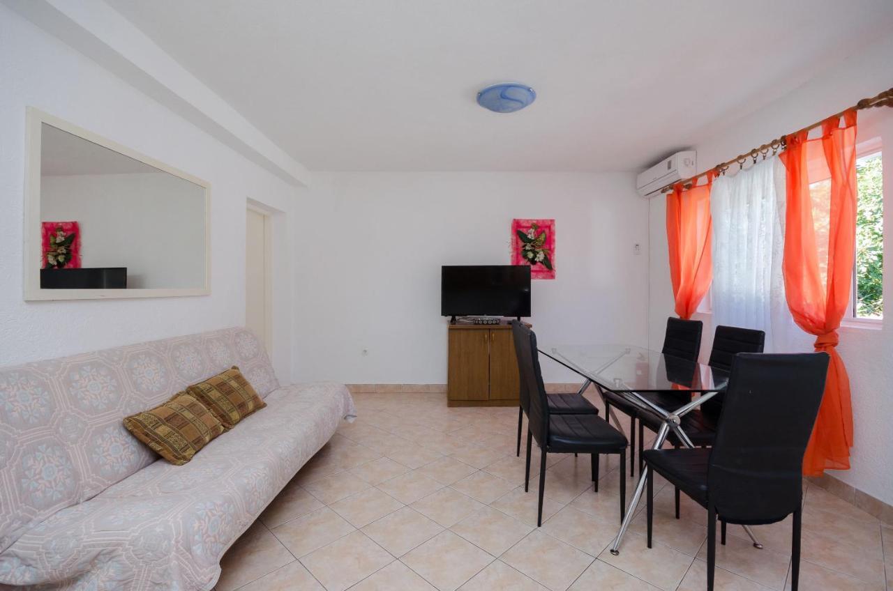 Elvira Apartament *